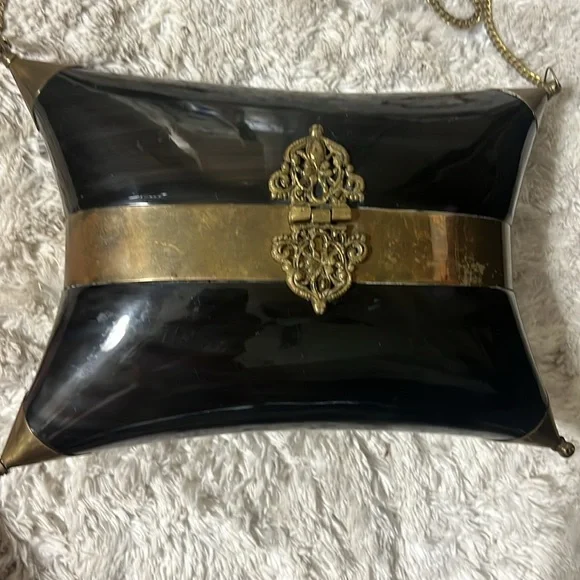 Vintage clutch gold and black purple velvet interior. Rare. Chain handle 18” - Picture 13 of 14